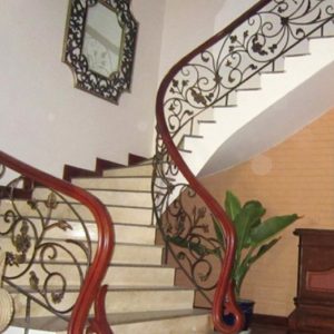 cầu thang sắt nghệ thuật