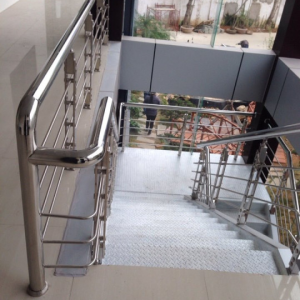 cầu thang inox 304