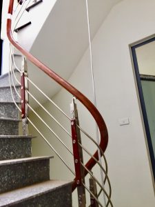 cầu thang tay vịn nhựa