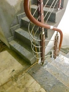 Cầu thang tay vịn nhựa