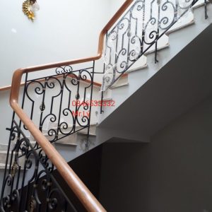 cầu thang sắt nghệ thuật