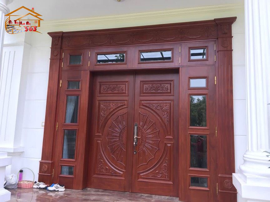 Cửa chính 2 cánh tân cổ điển